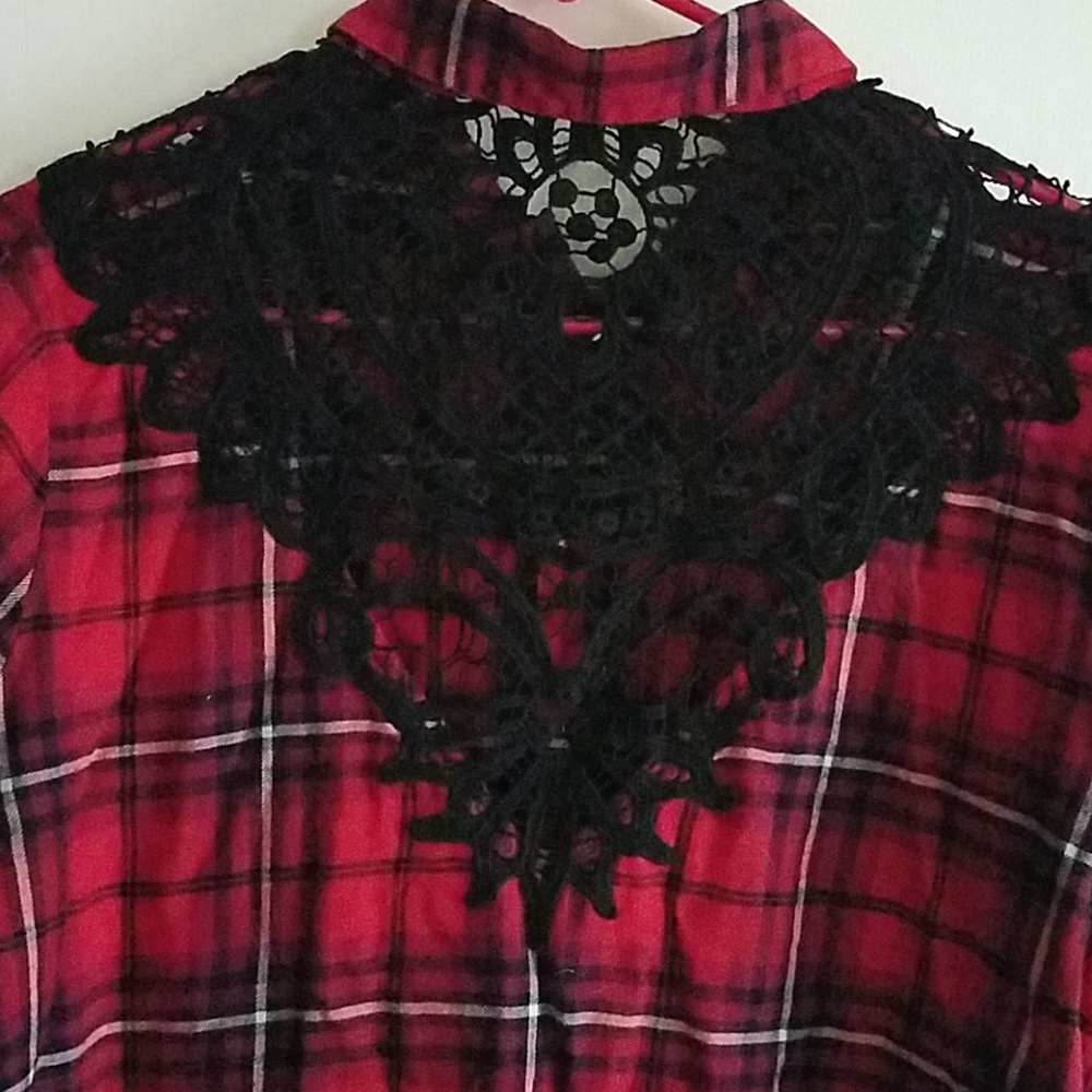Express button up flannel with thick lace on the b